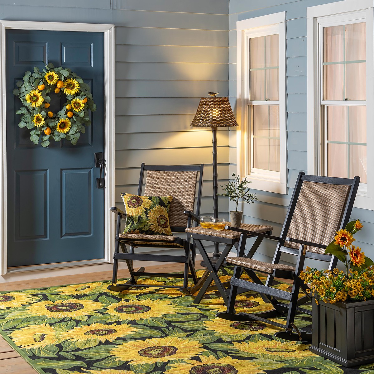 IndoorOutdoor Black Sunflower Polypropylene Rug 710 X 910 Black