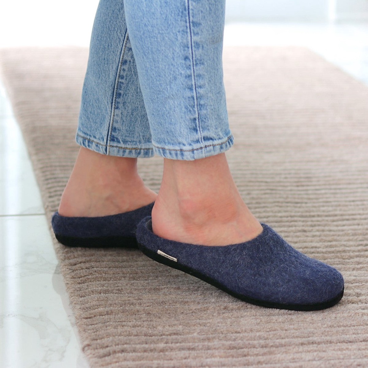 Womens Astoria Noir Wool House Slippers Heather38